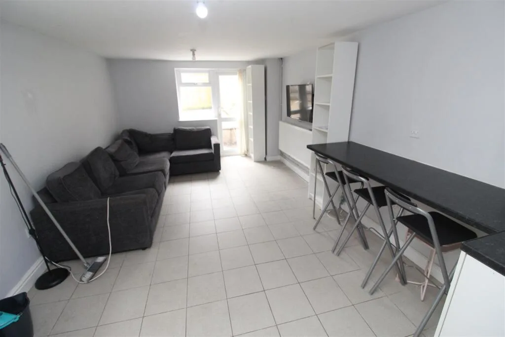 4 bedroom house for rent