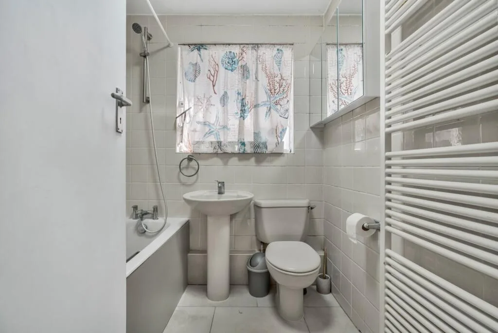 2 bedroom detached house for rent