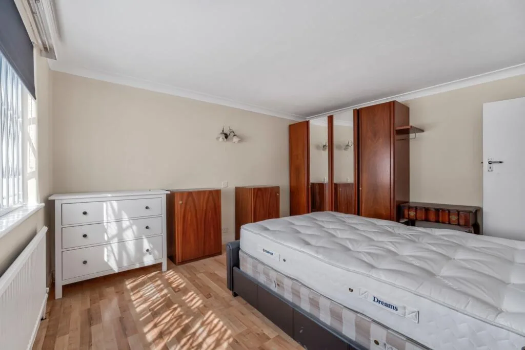 2 bedroom detached house for rent