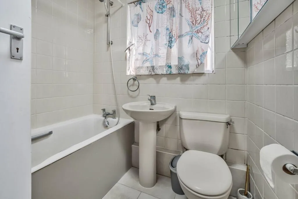 2 bedroom detached house for rent