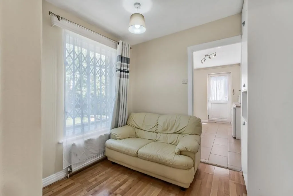 2 bedroom detached house for rent