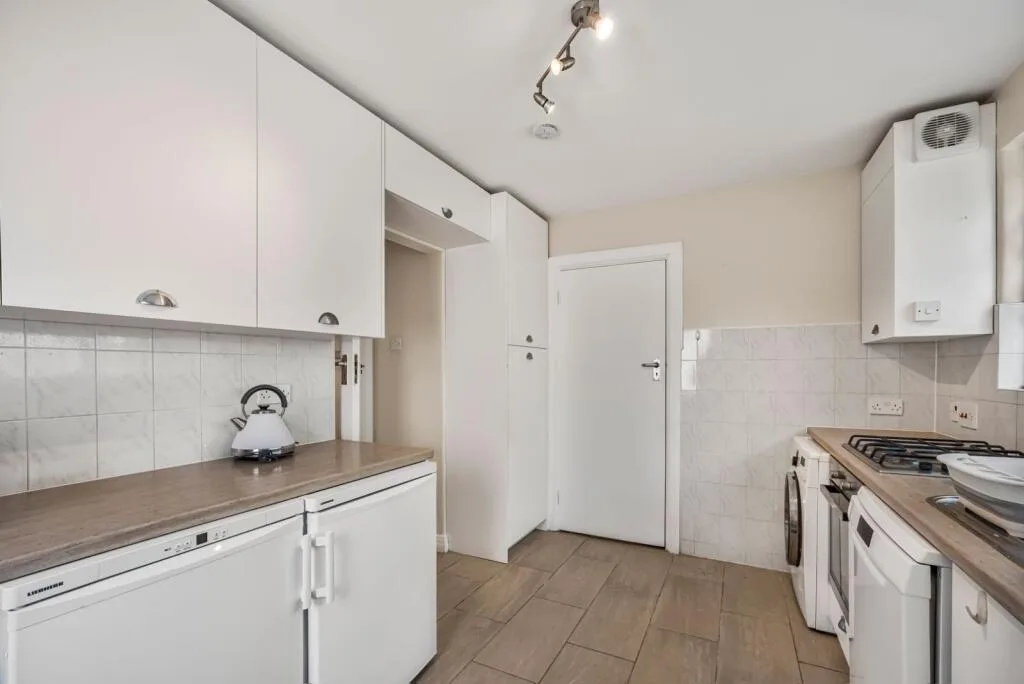 2 bedroom detached house for rent