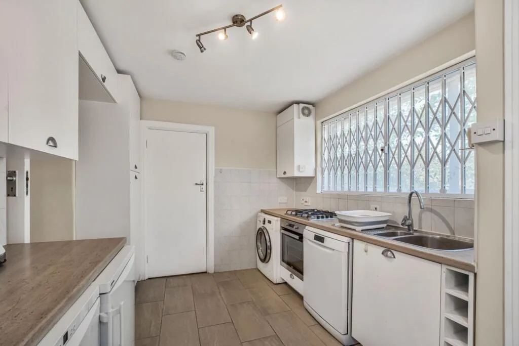 2 bedroom detached house for rent