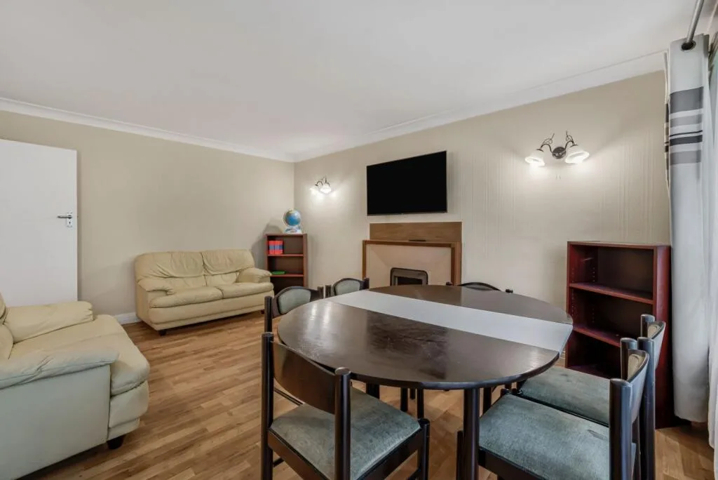 2 bedroom detached house for rent