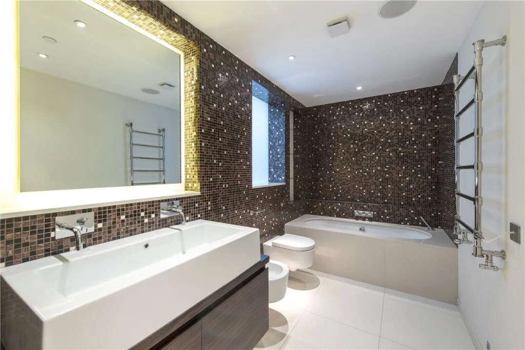 3 bedroom mews property for rent