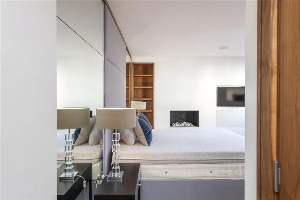3 bedroom mews property for rent
