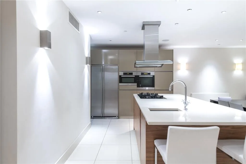 3 bedroom mews property for rent