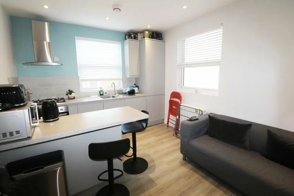 1 bedroom flat share for rent
