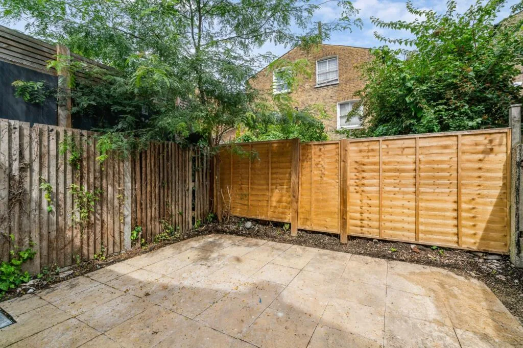 3 bedroom flat for rent