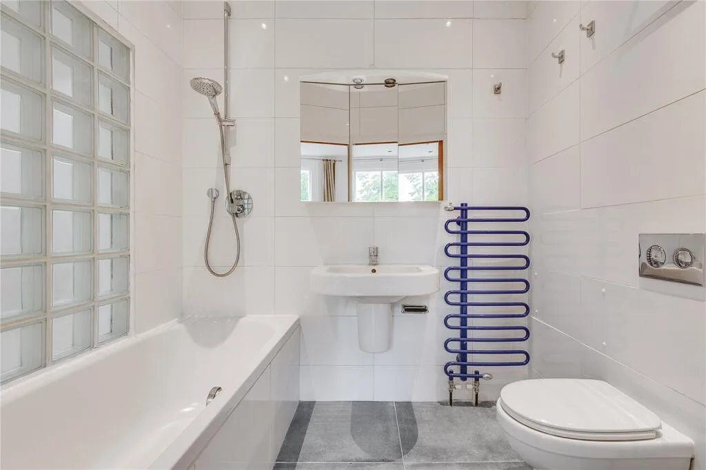 4 bedroom maisonette for rent