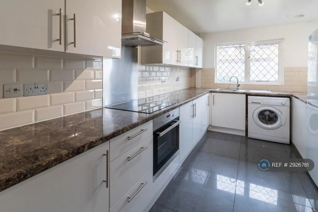 4 bedroom terraced house for rent