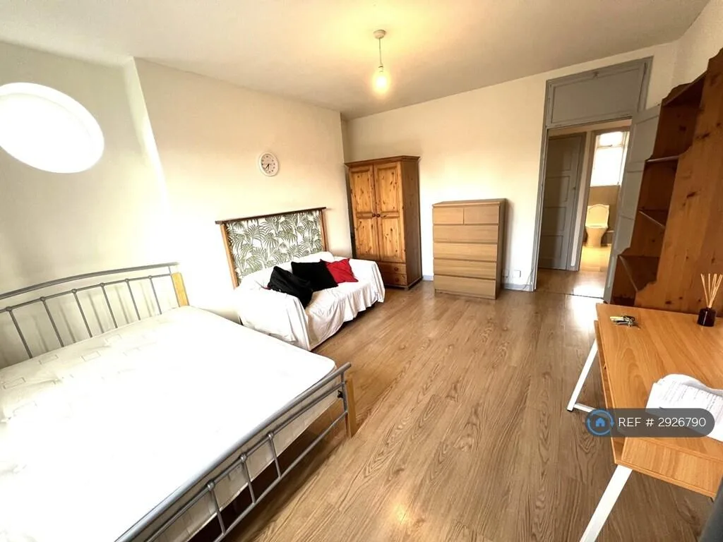 4 bedroom flat for rent