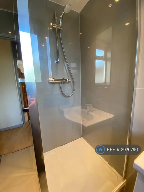 4 bedroom flat for rent