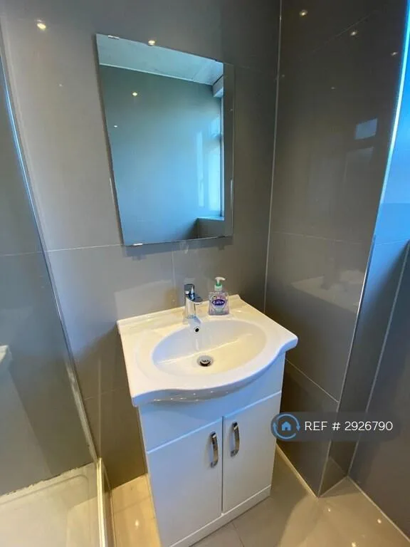 4 bedroom flat for rent