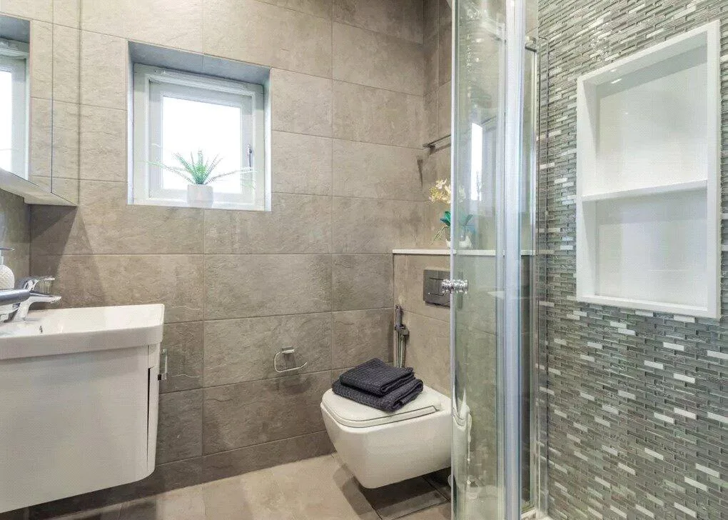 4 bedroom flat for rent
