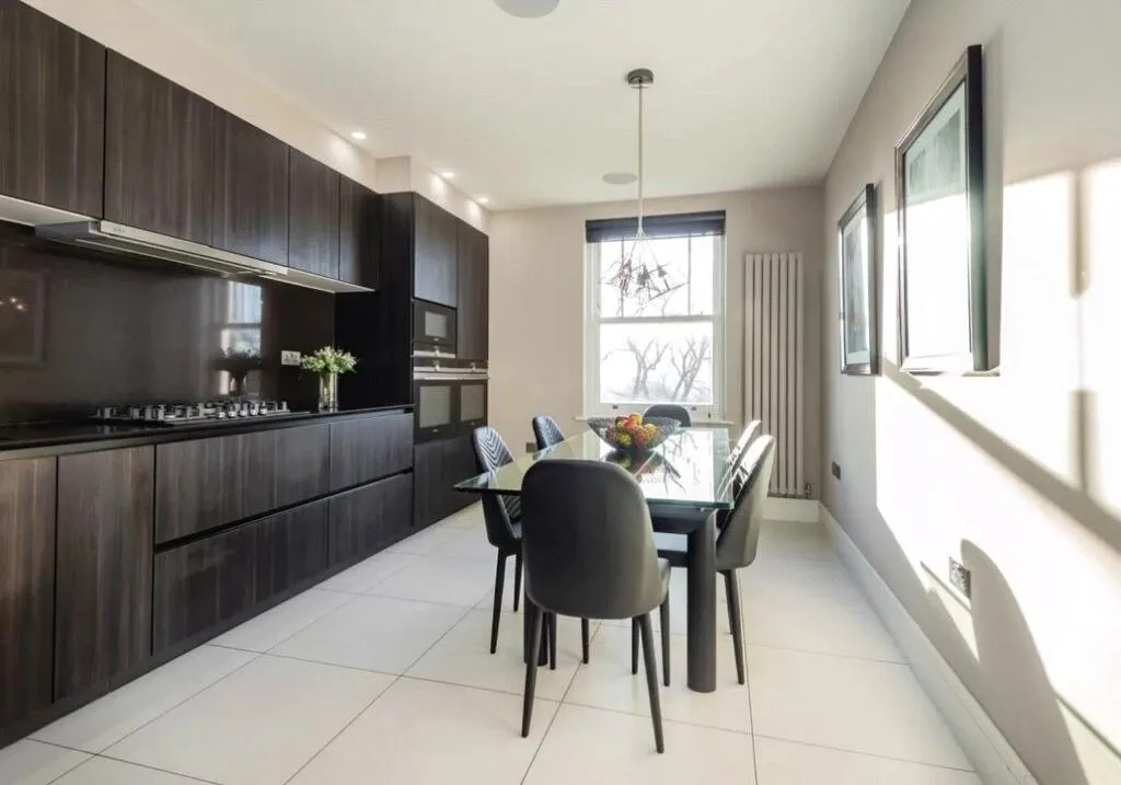 4 bedroom flat for rent