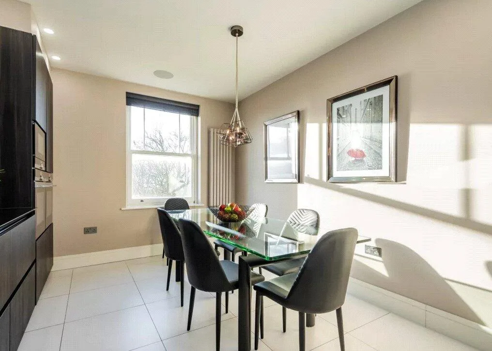4 bedroom flat for rent