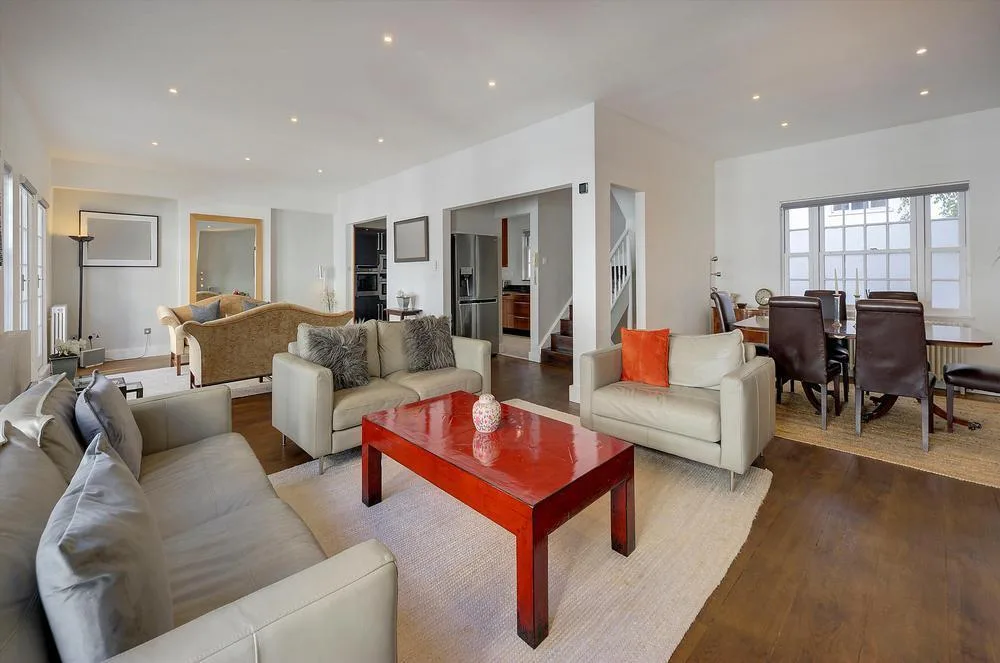 5 bedroom mews property for rent
