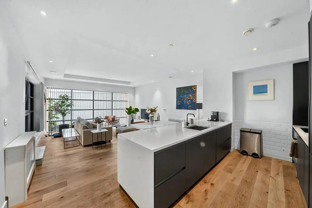 3 bedroom flat for rent