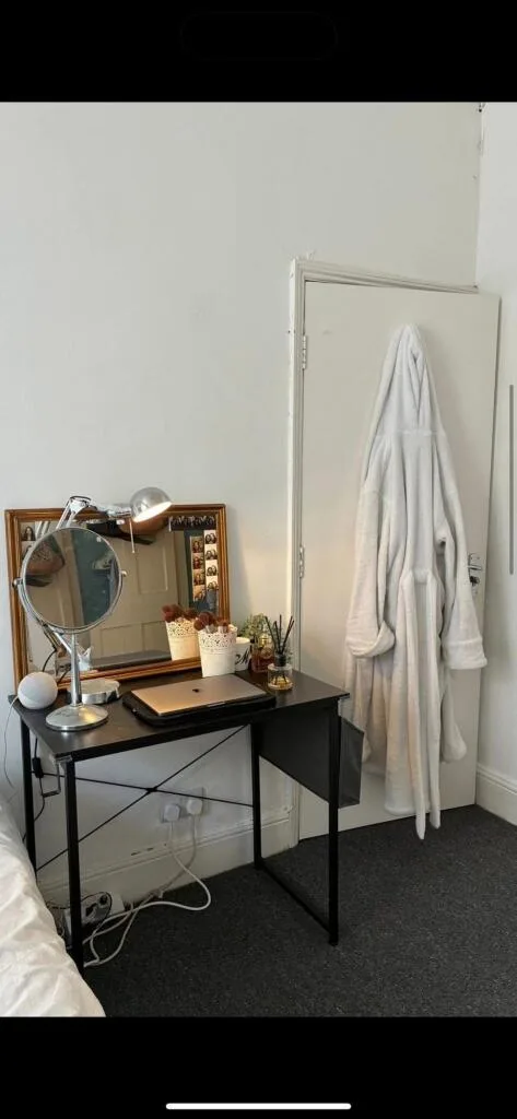 1 bedroom house share for rent