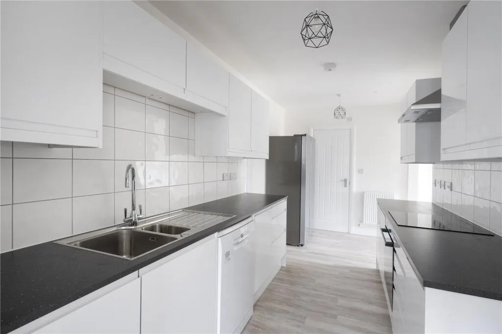1 bedroom house share for rent