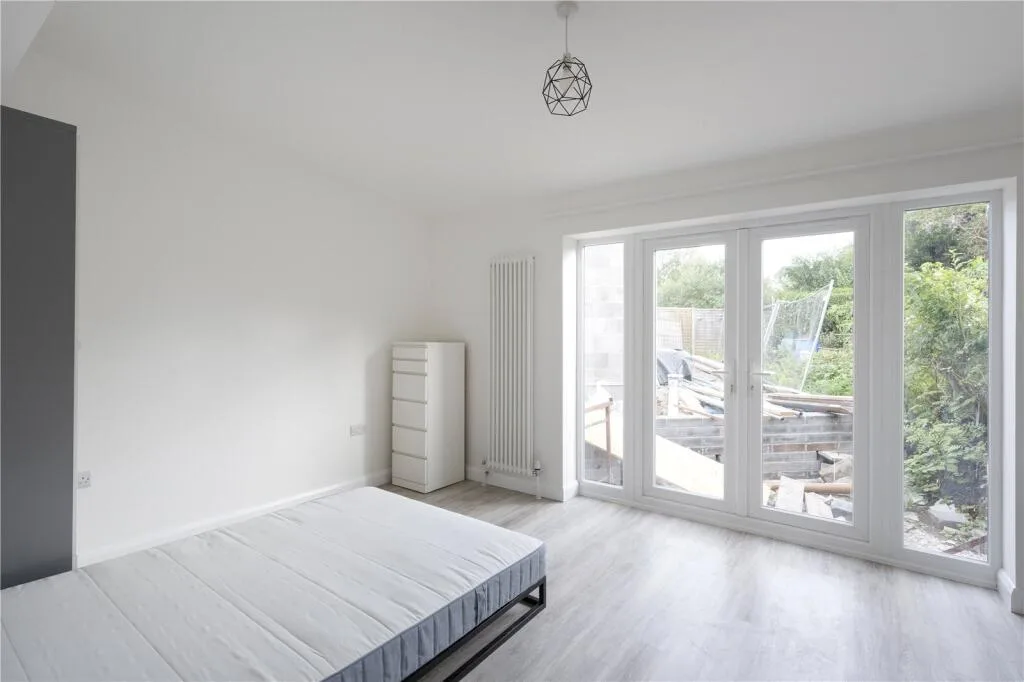 1 bedroom house share for rent
