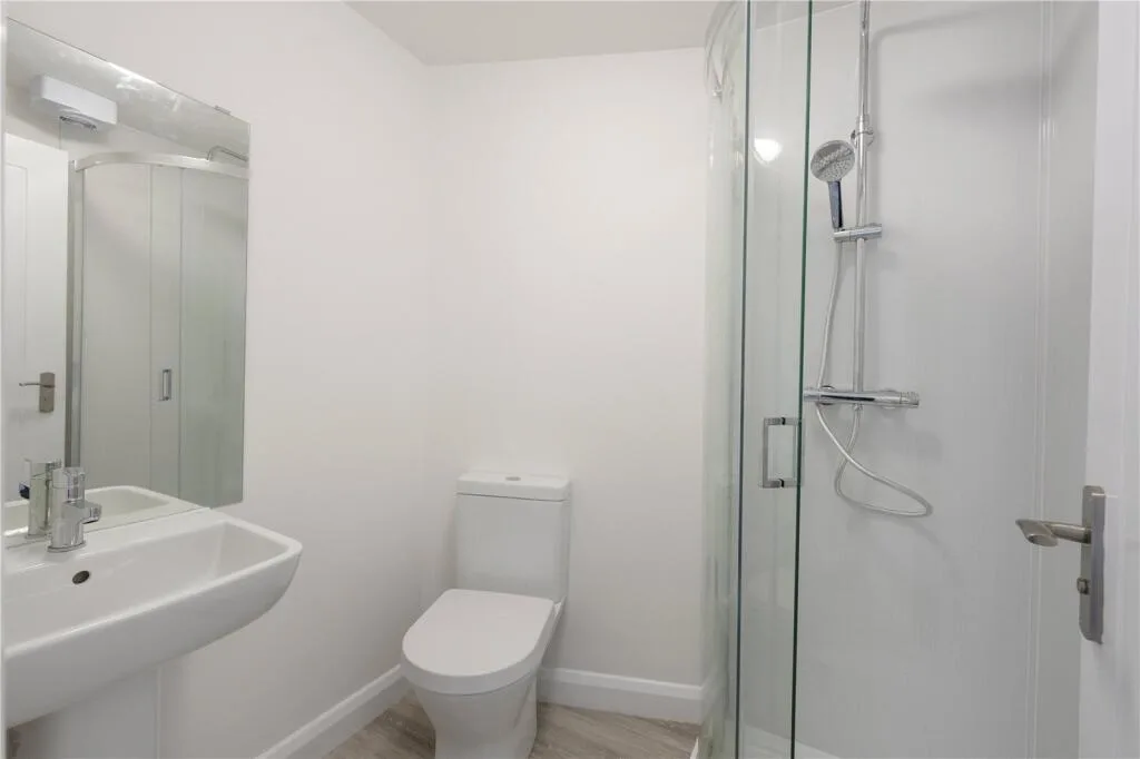 1 bedroom house share for rent