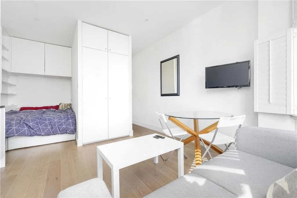 Studio flat for rent