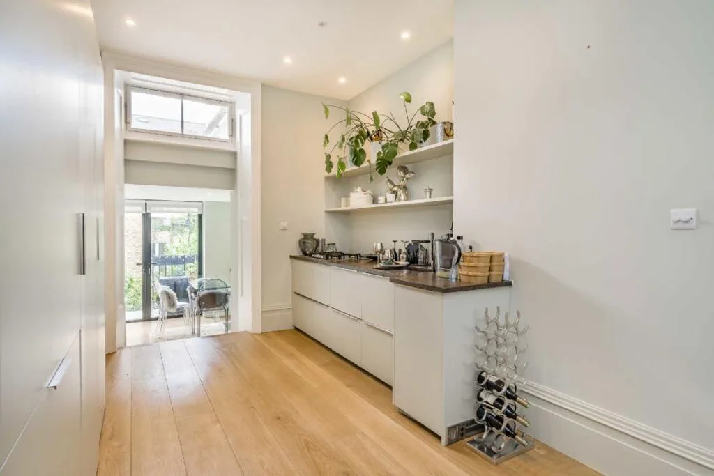 2 bedroom maisonette for rent