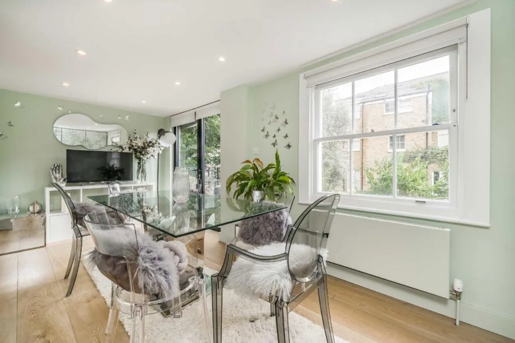 2 bedroom maisonette for rent