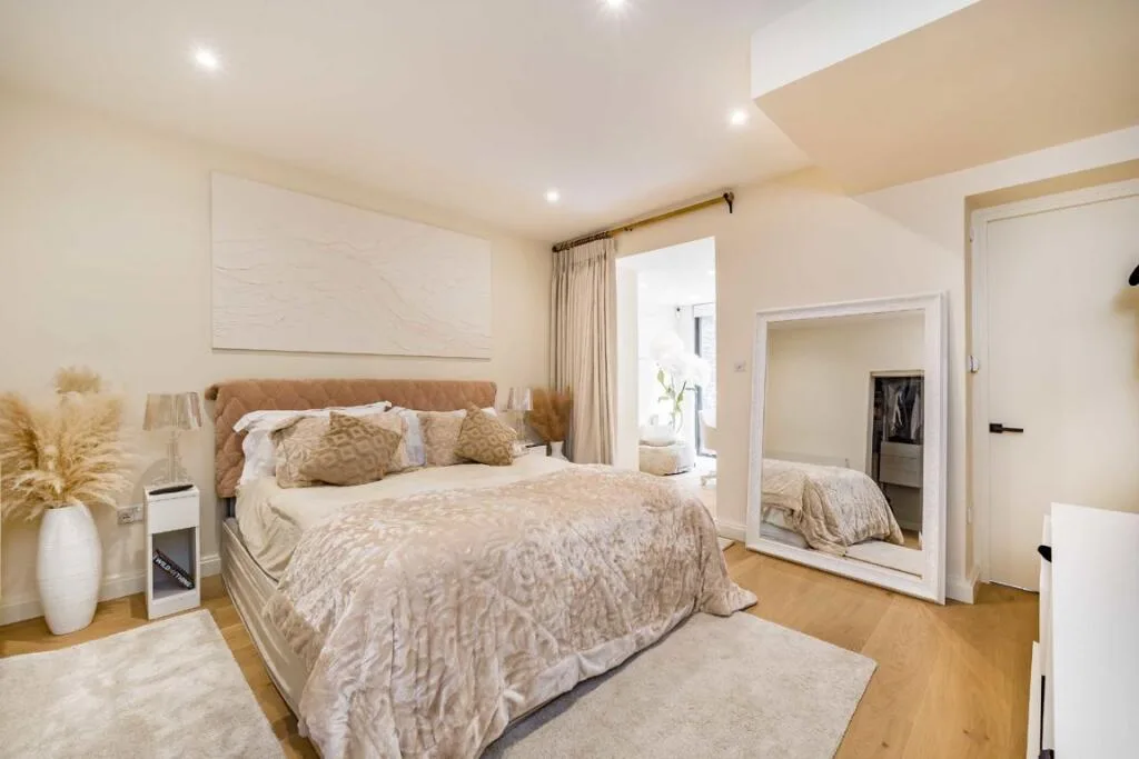 2 bedroom maisonette for rent