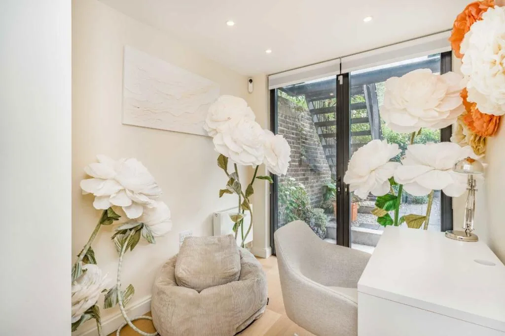 2 bedroom maisonette for rent