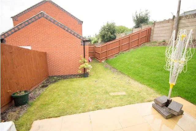 2 bedroom semi-detached house for rent