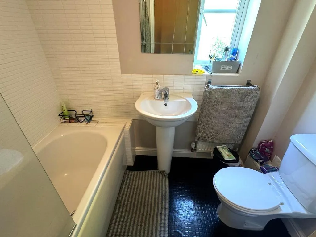 2 bedroom semi-detached house for rent