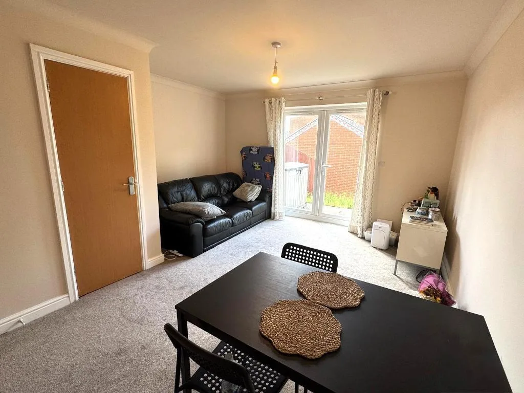 2 bedroom semi-detached house for rent