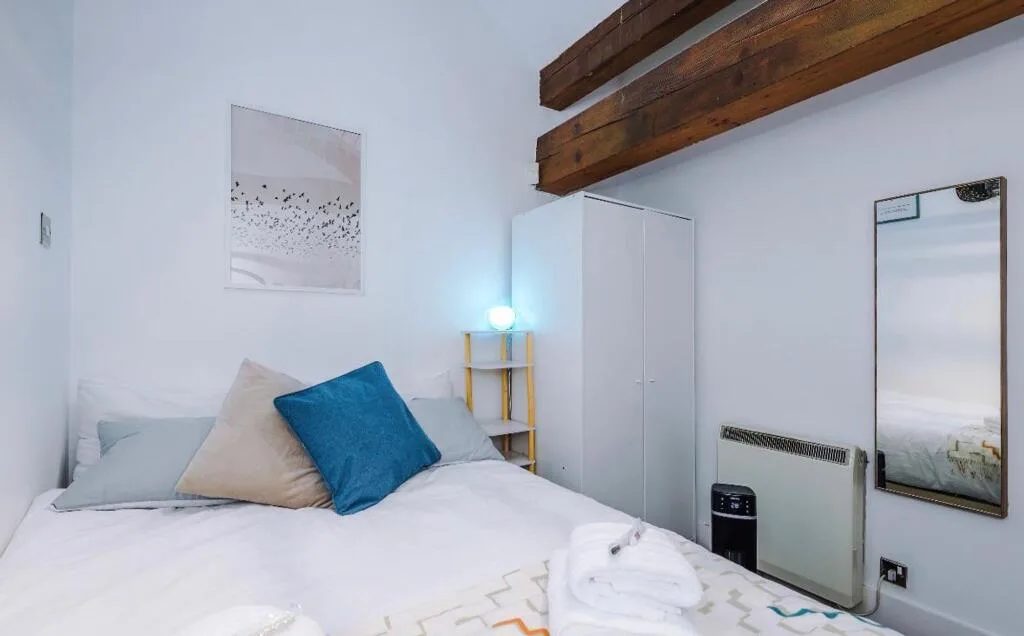 2 bedroom penthouse for rent