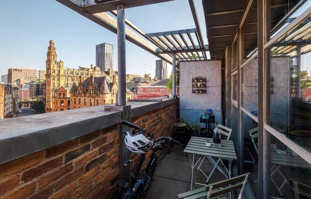 2 bedroom penthouse for rent