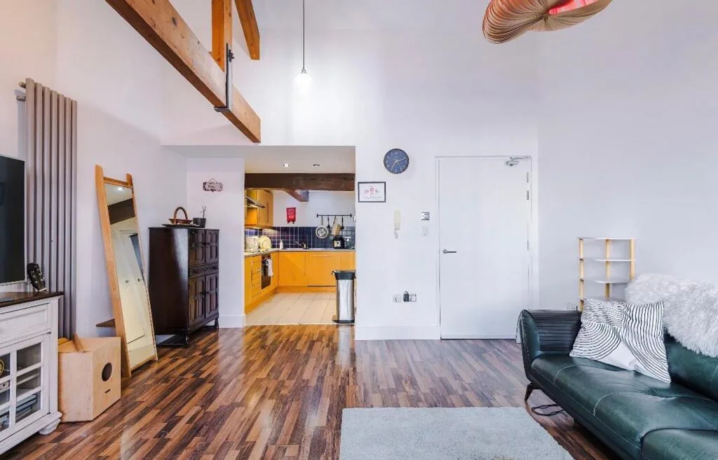 2 bedroom penthouse for rent