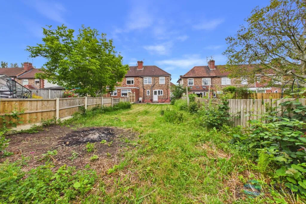 3 bedroom semi-detached house for rent