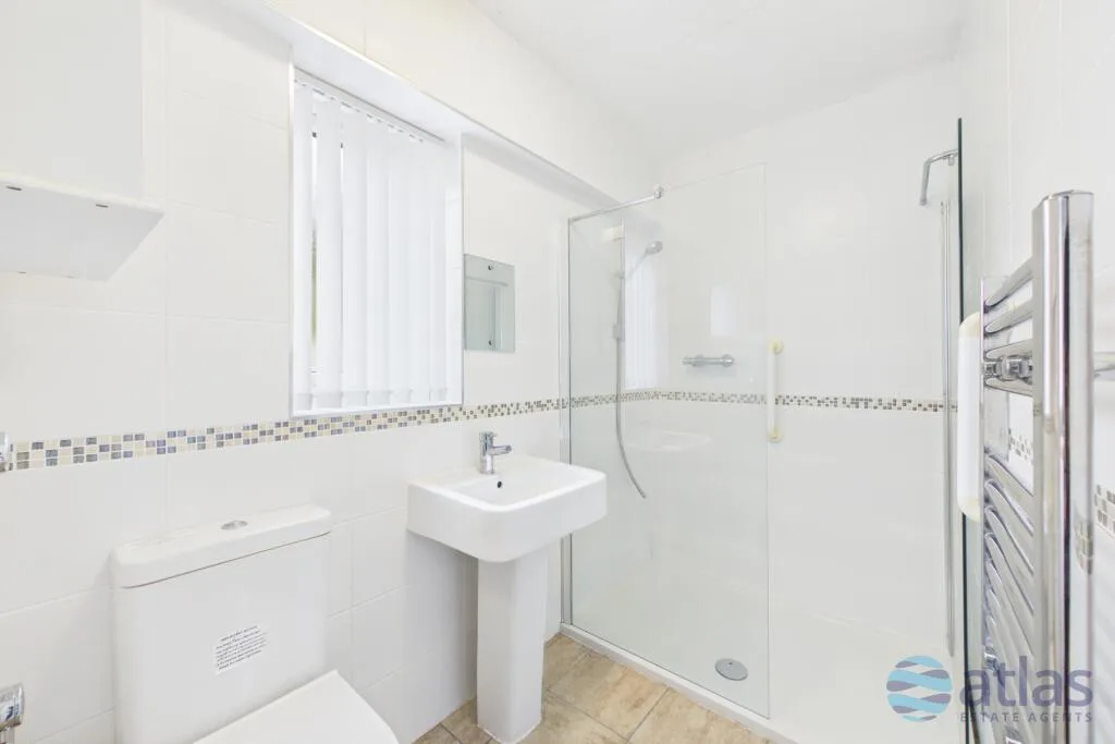 3 bedroom semi-detached house for rent