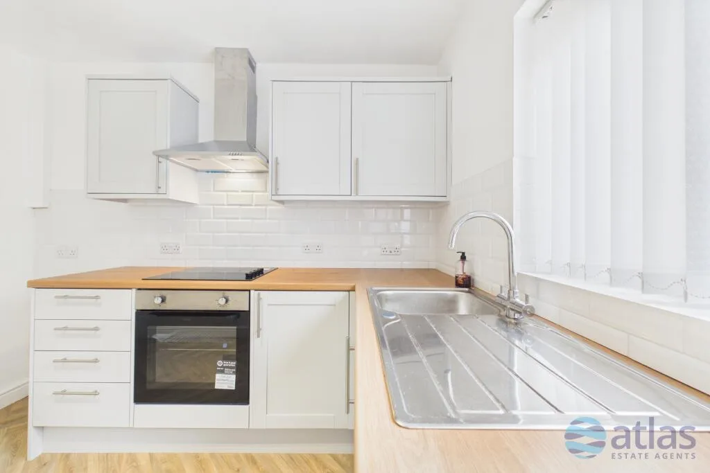 3 bedroom semi-detached house for rent