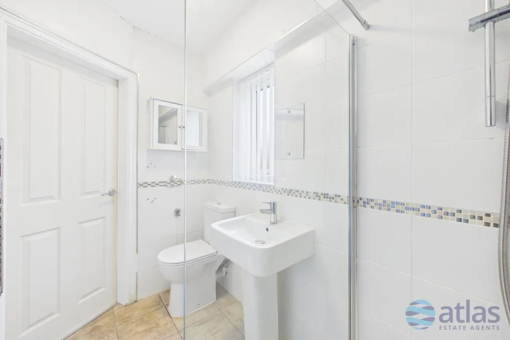 3 bedroom semi-detached house for rent