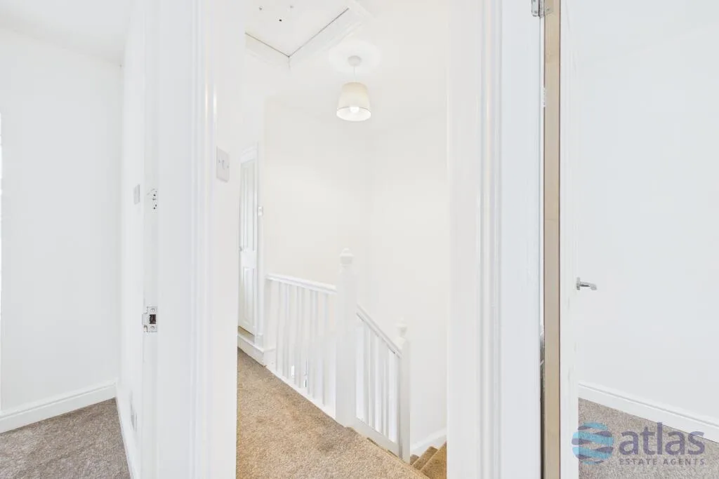 3 bedroom semi-detached house for rent