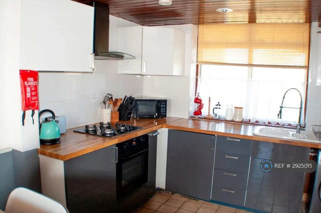 3 bedroom maisonette for rent