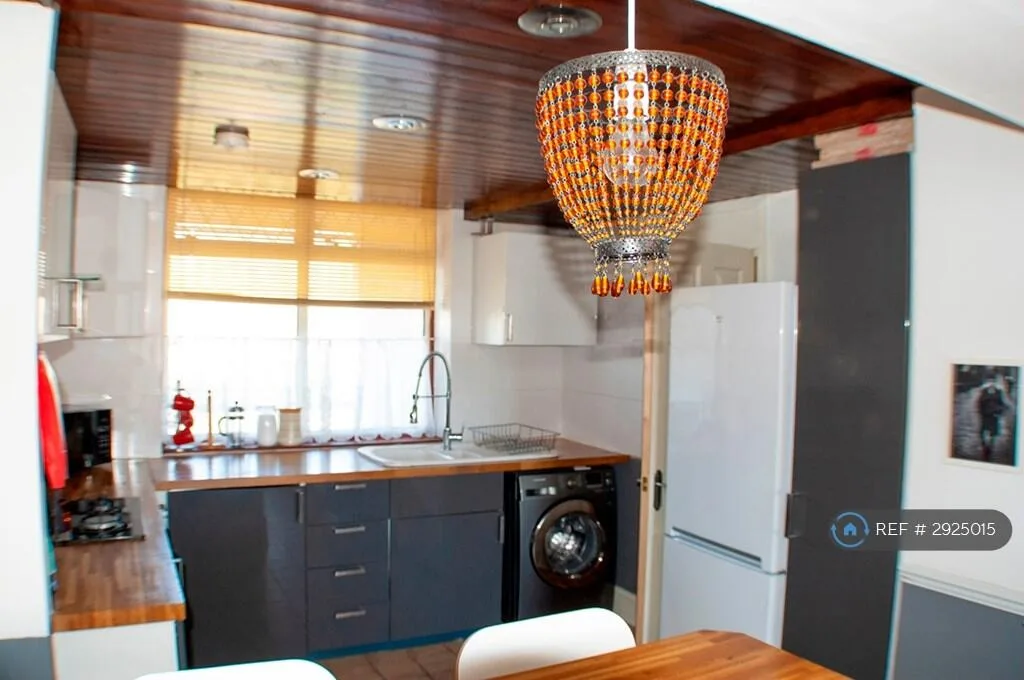 3 bedroom maisonette for rent