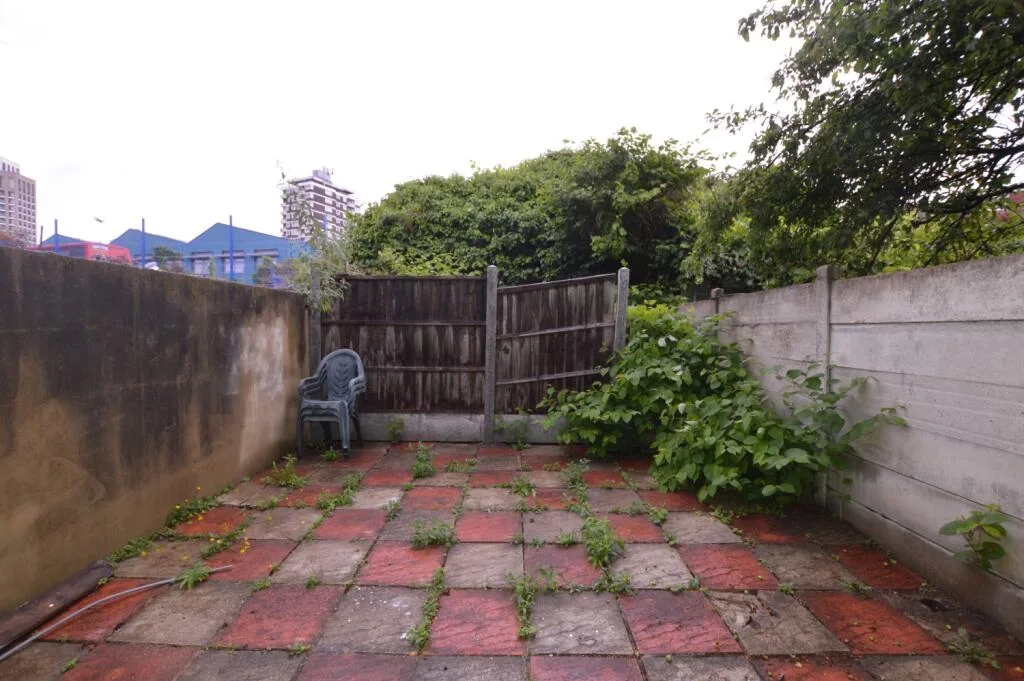 2 bedroom ground floor flat for rent