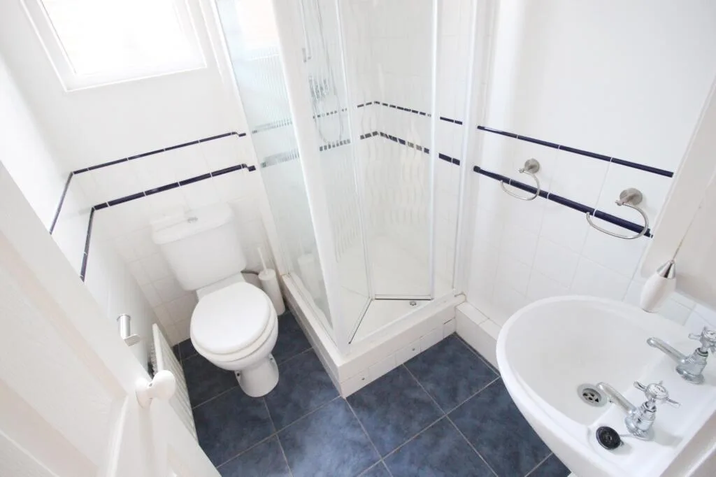 3 bedroom end of terrace house for rent