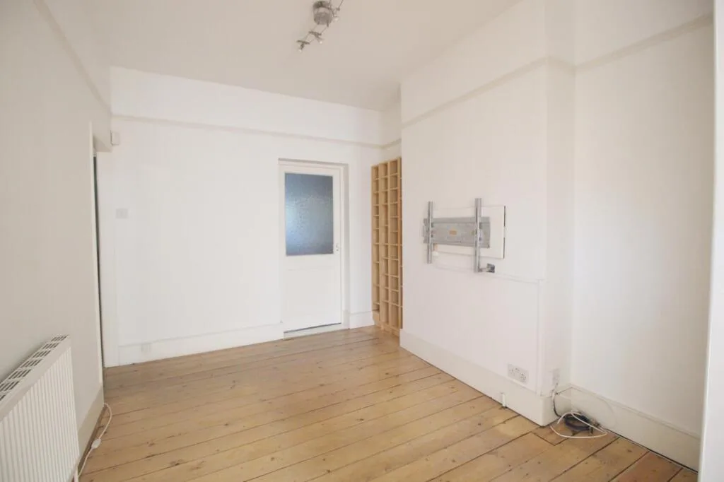 3 bedroom end of terrace house for rent