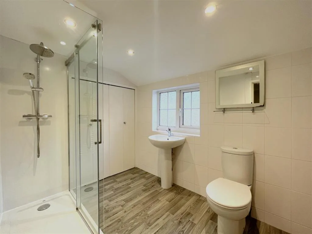 1 bedroom detached house for rent
