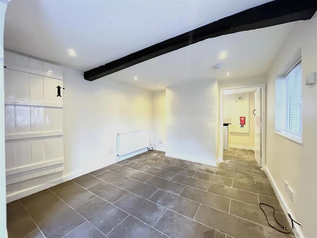 1 bedroom detached house for rent